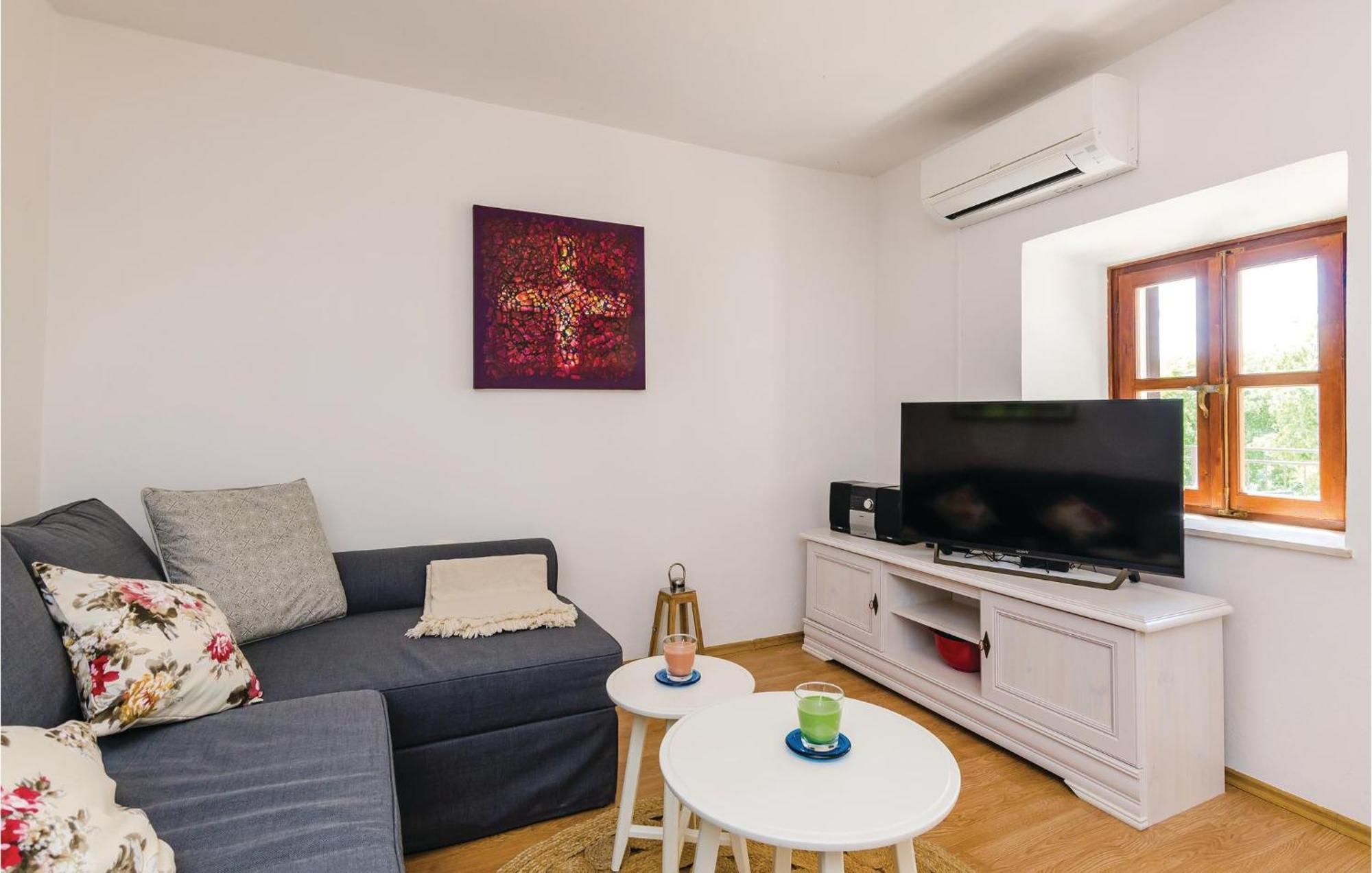 Beautiful Home In Oslje With Kitchen Luaran gambar
